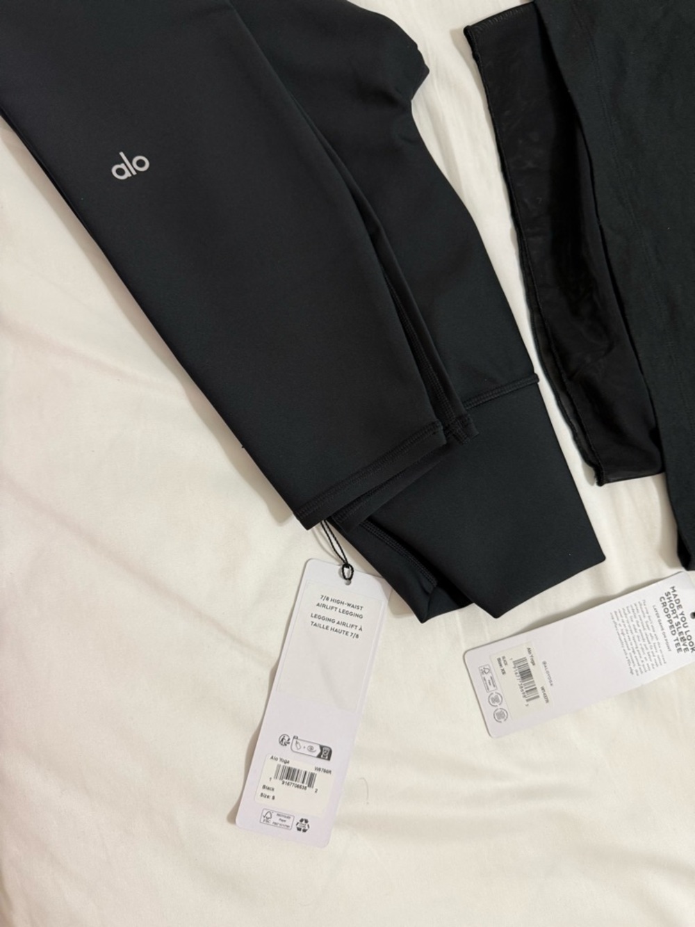 Alo Yoga Set - Made You Look Cropped Tee XS - Airlift Legging Black S - Picture 5 of 6